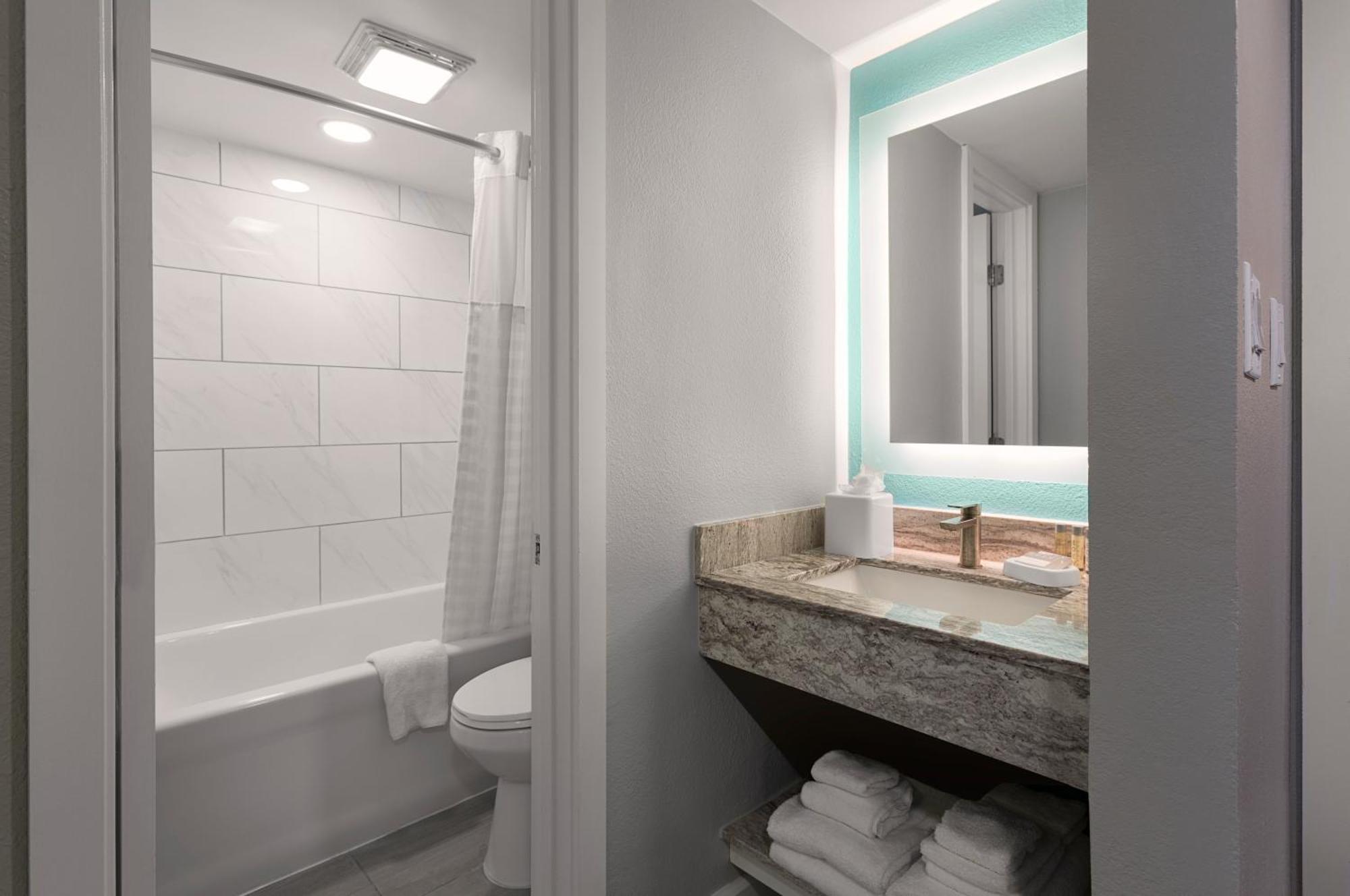 Resort View Jr Suite